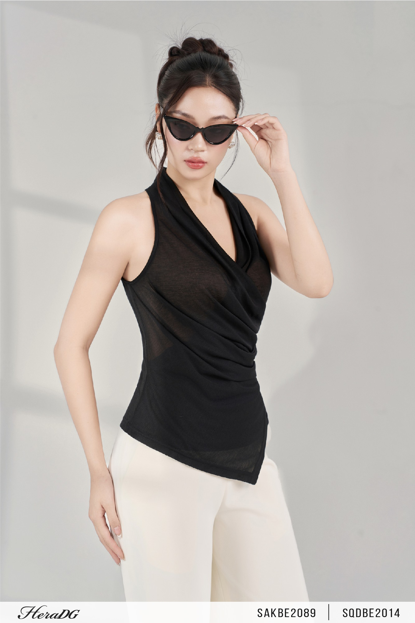 Ảnh của Áo thun cổ yếm vạt chéo
